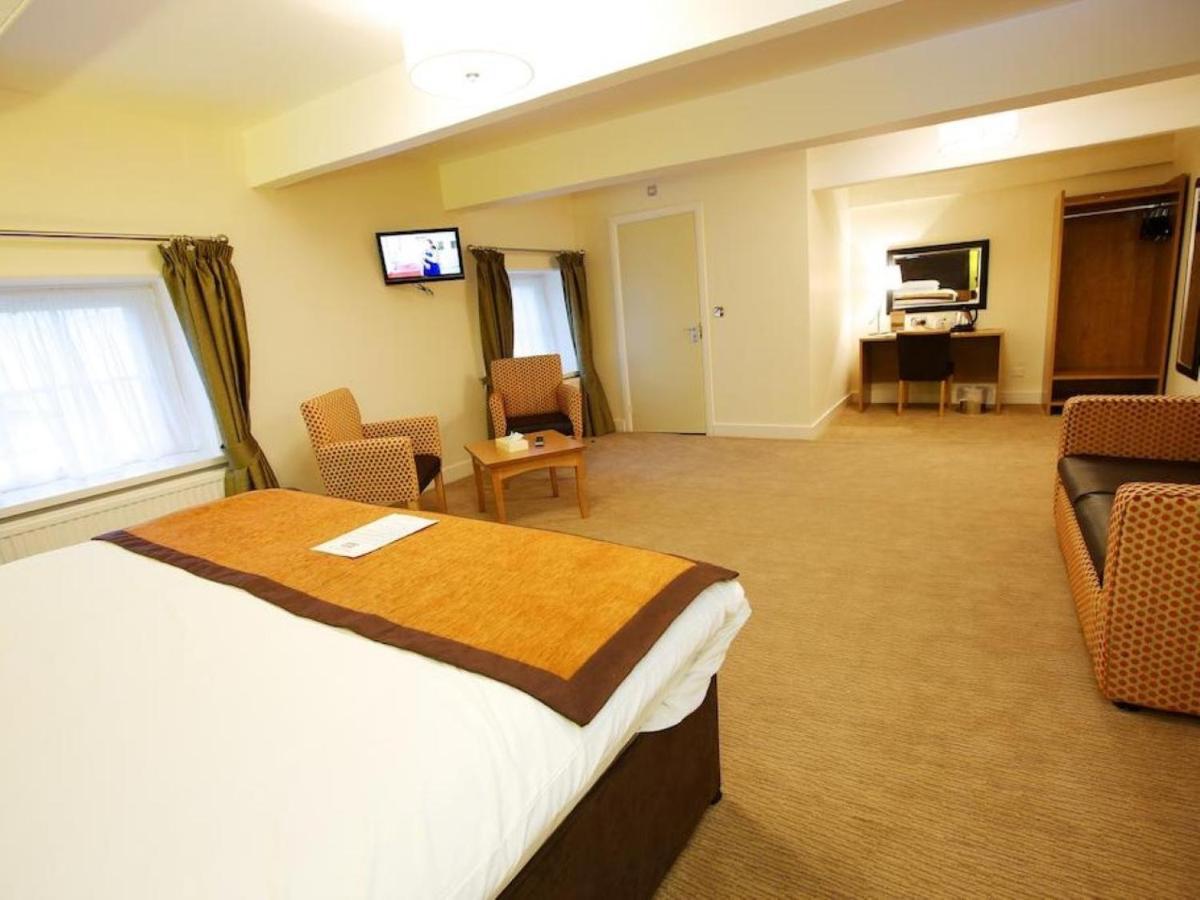 Lord Nelson Hotel Пембрук Екстериор снимка
